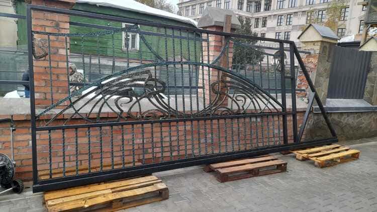 Открывающиеся ворота Пушкино